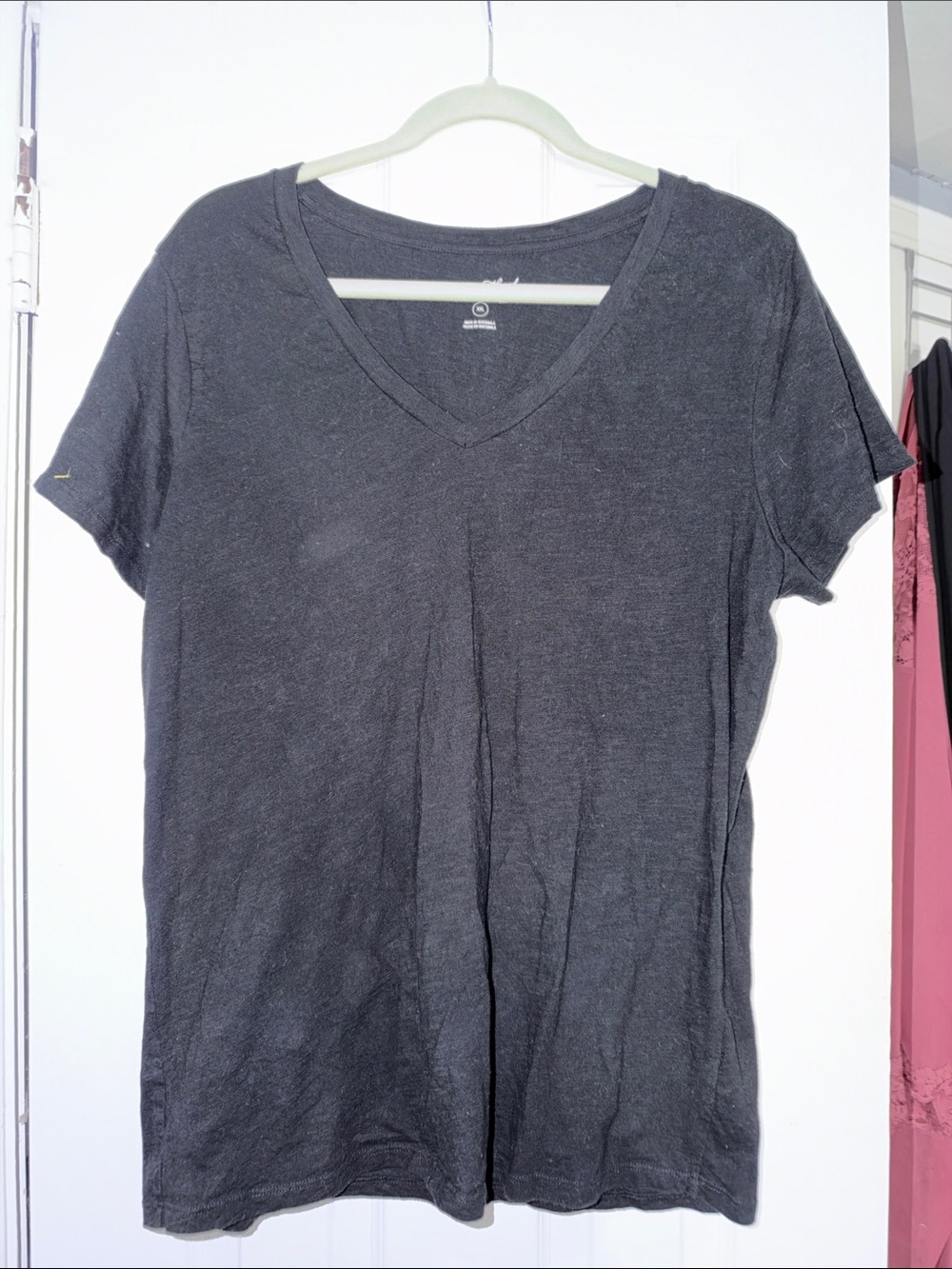 Universal Thread Black V-Neck Short Sleeve Tee